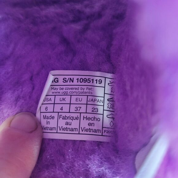 ugg fluff yeah slides Womens Size 6 Youth 4 Berrylicious Purple comfy lounge - Picture 9 of 9